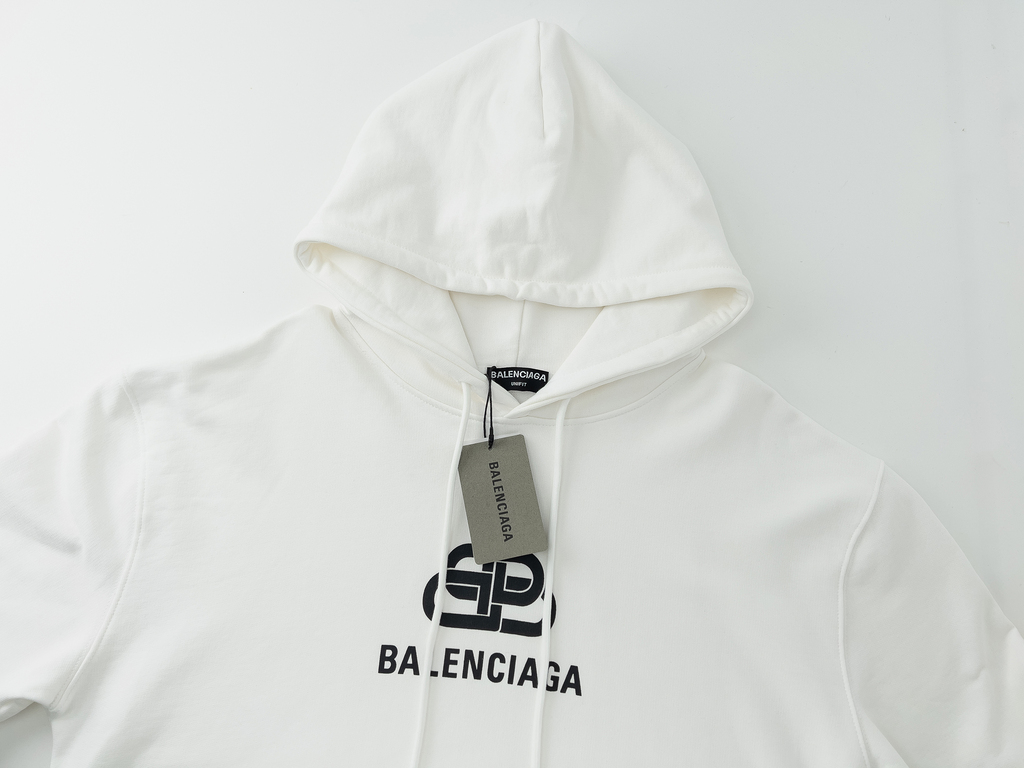 Buzo Balenciaga Paris copia Buy in DAIKAN