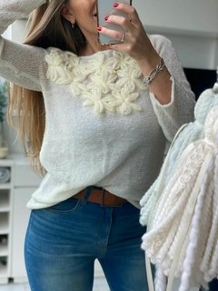 Sweater de mohair bordado en pecho - comprar online