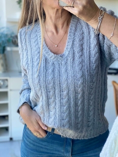 sweater de lana con trenzado escote en v - tienda online