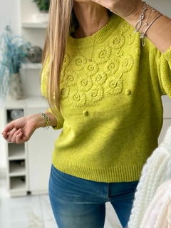sweater de lana doble hilado importado con flores bordadas en internet