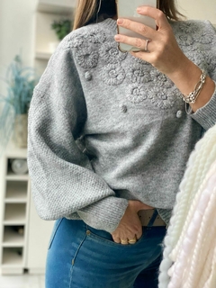 sweater de lana doble hilado importado con flores bordadas en internet