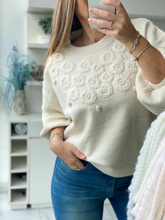 sweater de lana doble hilado importado con flores bordadas