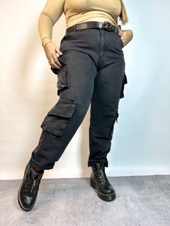 Jean MOM MULTIPOCKET HUMO con elástico atrás -rígido- ✧