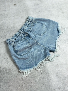 Short de JEAN MOM con elastico atras celeste roturas rigido
