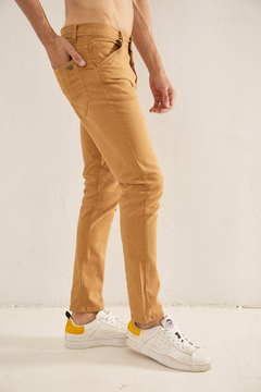 Pantalón de Gabardina Basic - Slim fit