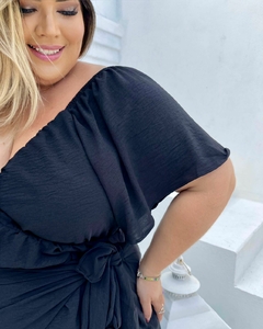 VESTIDO PLUS SIZE TRANSPASSADO CLARICE PRETO - comprar online