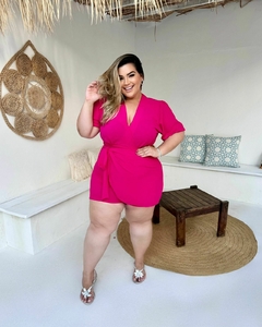 MACAQUINHO SHORT SAIA PLUS SIZE DECOTE V MAYARA PINK