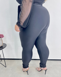 CALÇA LIPO PLUS SIZE BELA PRETA na internet