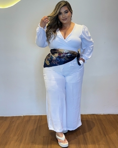 CROPPED PLUS SIZE TRANSPASSADO MIRLA BRANCO - Amanditta Plus | Moda Feminina Plus Size