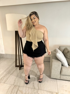 CROPPED PLUS SIZE LIZ NUDE na internet