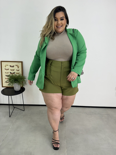 SHORT ALFAIATARIA PLUS SIZE ELLA OLIVA na internet