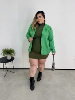 BLAZER PLUS SIZE ALFAIATARIA CLARISSE VERDE BANDEIRA - Amanditta Plus Size - Moda feminina plus size