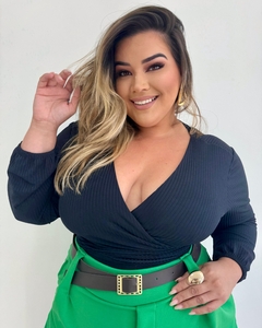 CROPPED CANELADO PLUS SIZE LETÍCIA PRETO