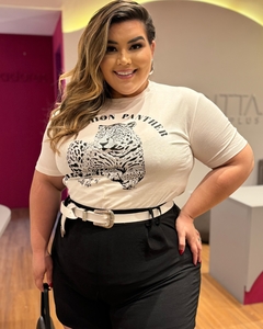 T-SHIRT PLUS SIZE PREMIUM ESTAMPA FASHION PANTHER OFF WHITE