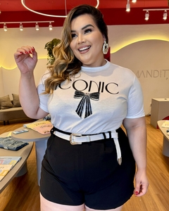 T-SHIRT PLUS SIZE PREMIUM ESTAMPA ICONIC OFF WHITE