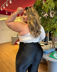 CALÇA PLUS SIZE PRADA COM CINTO DARA na internet