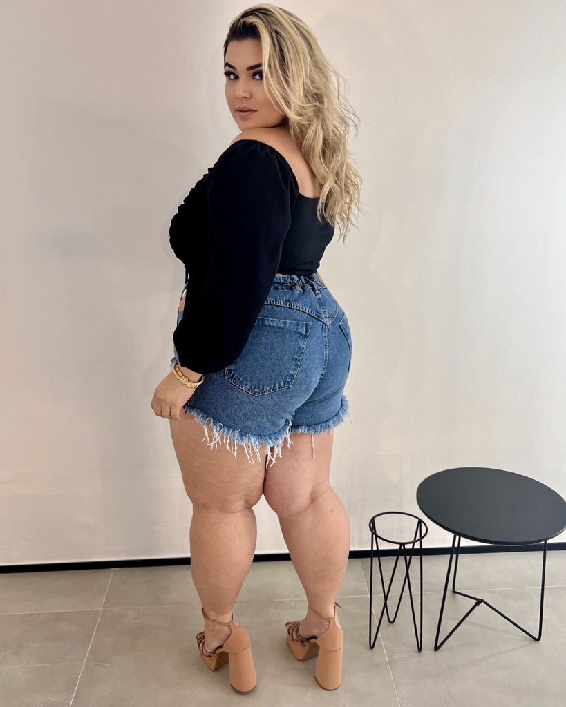 SHORT JEANS VAZADO PLUS SIZE LUIZA