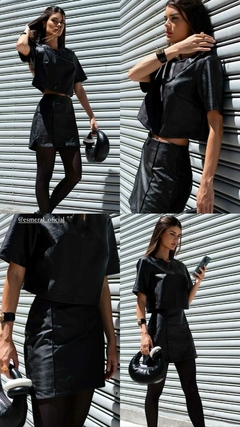 BLUSA CROPPED COURO