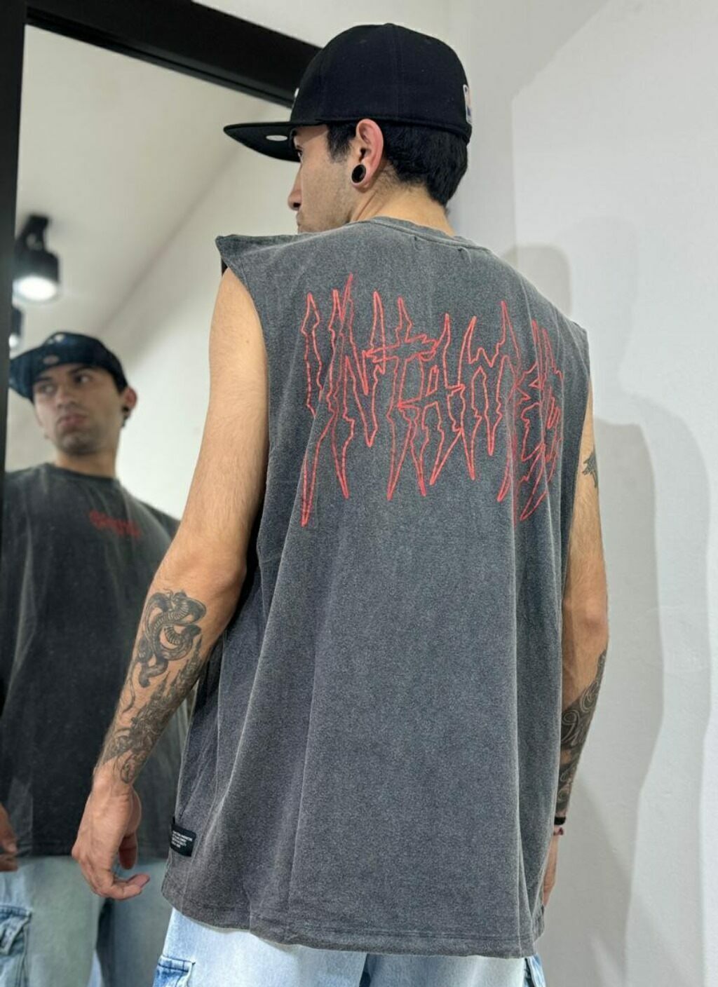 REMERA SIN MANGA UNTAMED SNOW EST ESP OVER CE113 2490