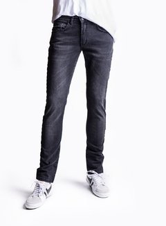 Jean Etiqueta Negra skinny burdeos