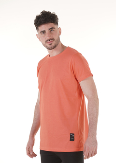 Remera básica cuello redondo coral - Bomer - Full Remeras