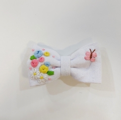 Laços Gravatinha branco, bordado à mão modelo Jardim - comprar online