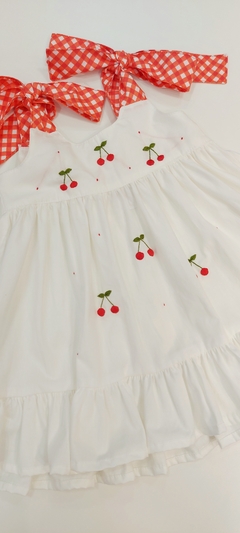 Vestido Cereja, bordado à mão, em tricoline - comprar online