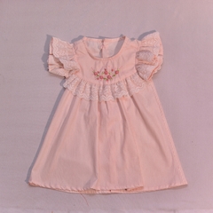 Vestido Eloá, em tricoline listrado rosa, 100% algodão, bordado à mão (cópia)