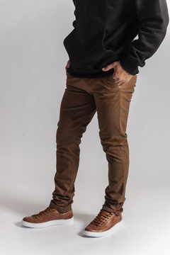 PANTALON CHINO CAMEL - comprar online