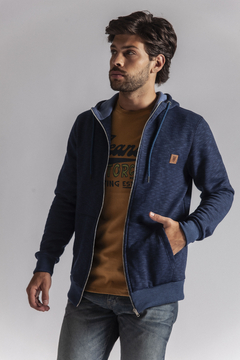 CAMPERA FRISA DIFERENCIADA CUELLO ALTO AZUL