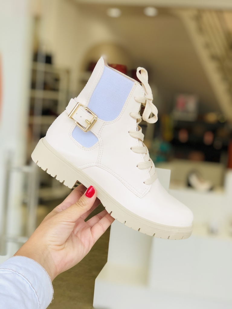 Bota coturno off white Sua Cia - Comprar em La Sorella