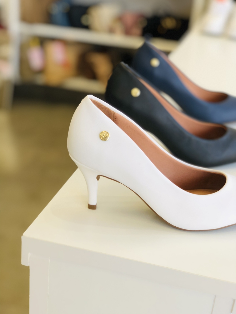 Scarpin branco best sale baixo