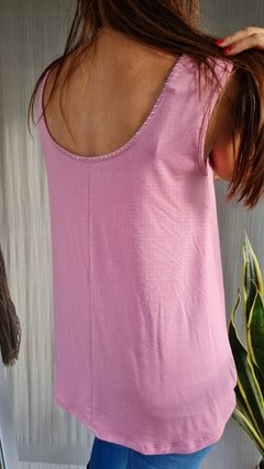 Imagen de Musculosa con tachitas en escote y espalda 4VON10