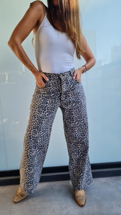 Jean wide leg animal print rigido - She Indumentaria