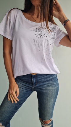 Remera de algodón con tachitas - tienda online