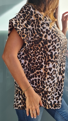 Remera de modal animal print con gota en espalda - tienda online