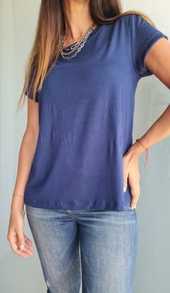 Remera de modal cuello redondo por talles - comprar online