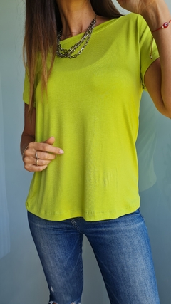 Remera de modal cuello redondo por talles - comprar online