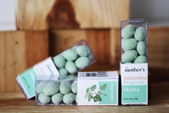 DRÁGEAS DE AMÊNDOAS COM MENTA