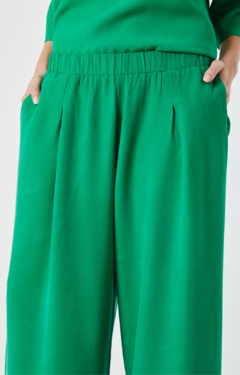 PANTALÓN COMFY VERDE PASTO - Caprichos del Rey