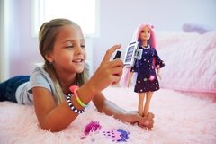 Muñeca Barbie Sorpresa De Color Pelo Cambia Color Original Mattel - Crawling