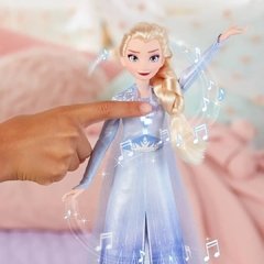 Frozen 2 Elsa o Anna Cantante - Hasbro - Crawling