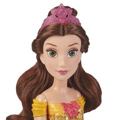 Princesa Bella Royal Shimmer Hasbro - Crawling