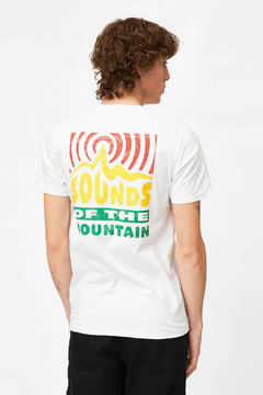Remera Sound Of Mountain - comprar online