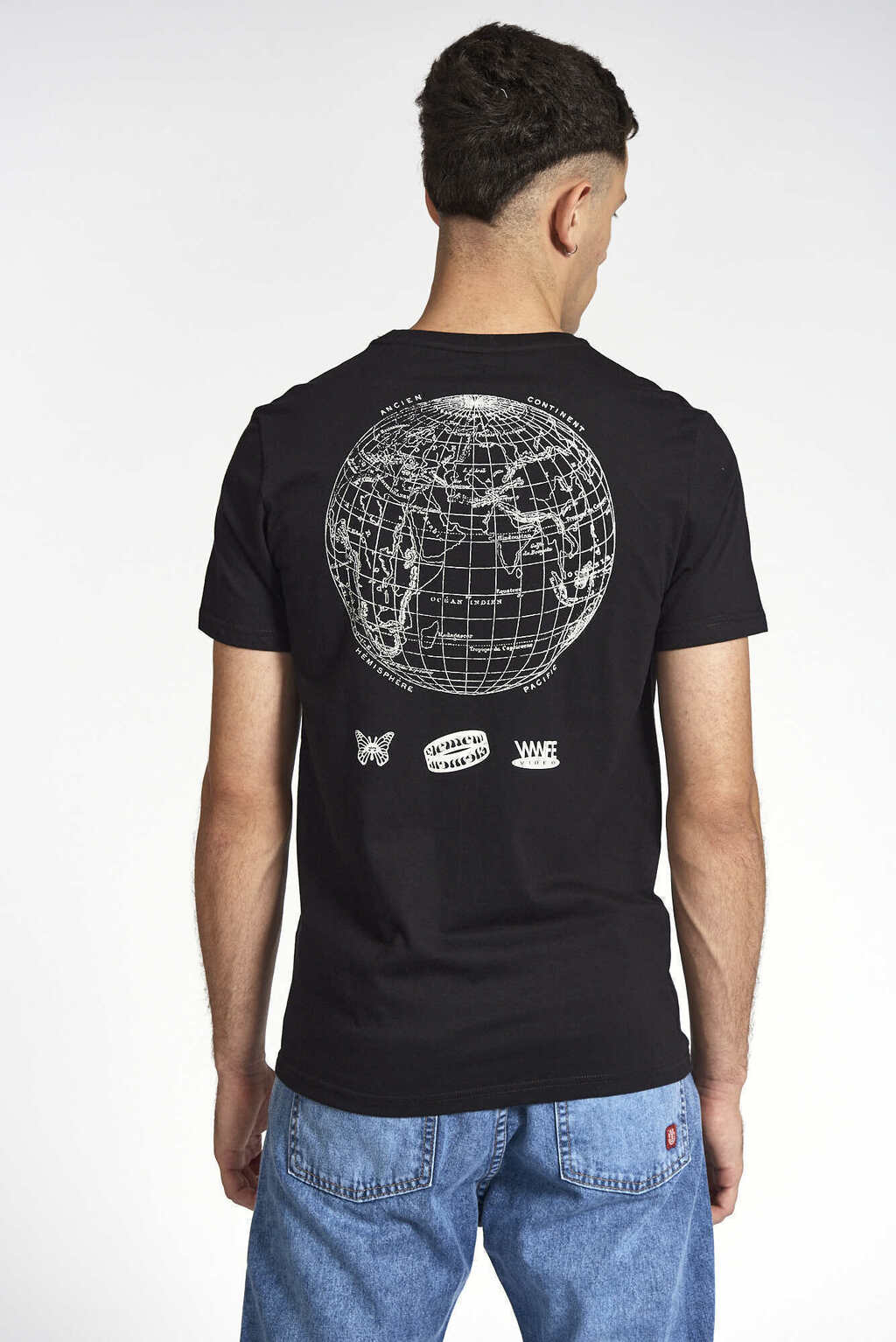 Remera Globe