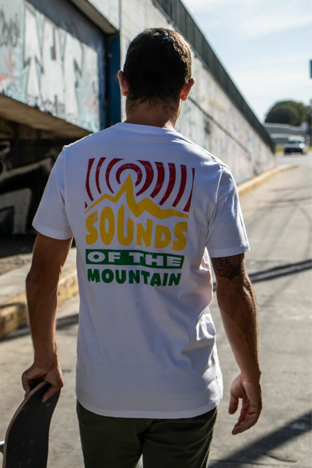 Remera Sound Of Mountain en internet
