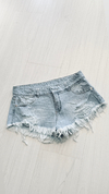 Short jeans clarito tiro bajo desfle