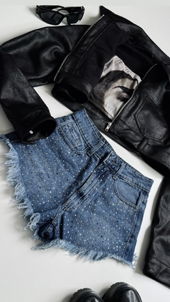 Short jeans desfle con strass