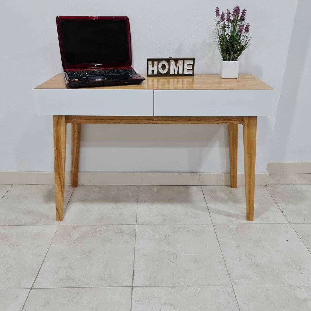 Nuevo escritorio nórdico laqueado 😍😍😍 Mide 120x50 cm y es MUY LINDO!!!  Podes tenerlo con entrega inmediata!…