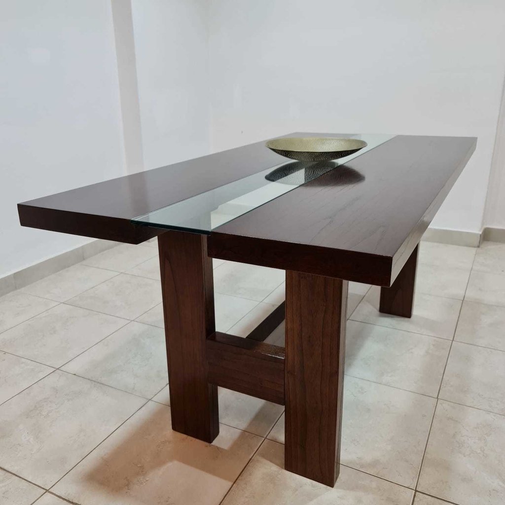 Mesa cuadrada con pata central - ART B5